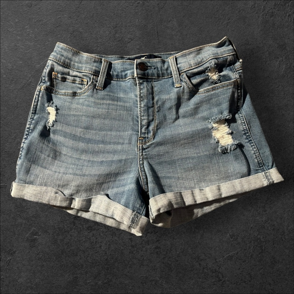 Hollister High-Rise Short 3” Distressed Denim Shorts Size 7 W28